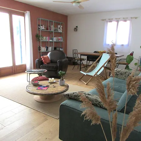 Maison A Avec Parking Gratuit Holiday home *